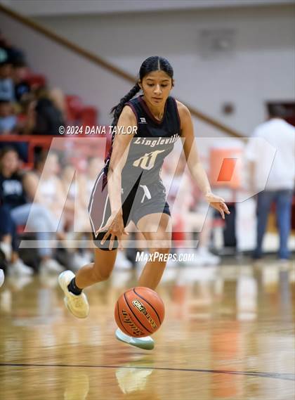 Thumbnail 2 in Hico vs Lingleville (Hico Tournament) photogallery.