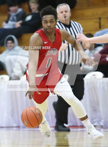 Thumbnail 1 in Long Island Lutheran vs. Central Catholic (Spalding Hoophall Classic) photogallery.