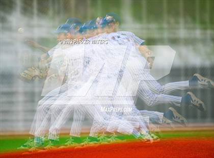 Thumbnail 3 in Newman vs Jesuit (WGNO Classic) photogallery.