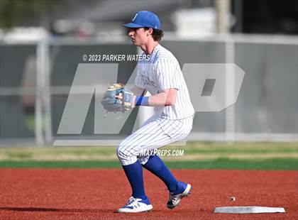 Thumbnail 3 in Newman vs Jesuit (WGNO Classic) photogallery.