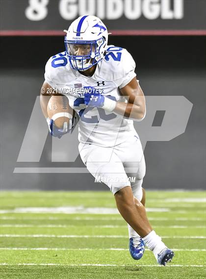 Thumbnail 3 in St. Xavier vs. Archbishop Moeller @ Nippert Stadium photogallery.