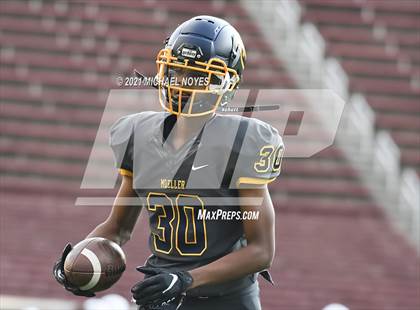 Thumbnail 2 in St. Xavier vs. Archbishop Moeller @ Nippert Stadium photogallery.