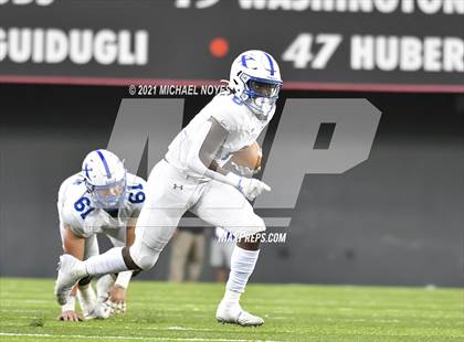 Thumbnail 1 in St. Xavier vs. Archbishop Moeller @ Nippert Stadium photogallery.