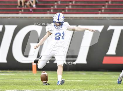 Thumbnail 2 in St. Xavier vs. Archbishop Moeller @ Nippert Stadium photogallery.