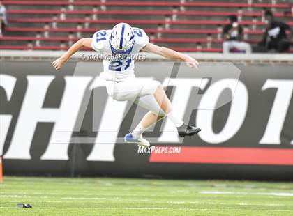 Thumbnail 2 in St. Xavier vs. Archbishop Moeller @ Nippert Stadium photogallery.
