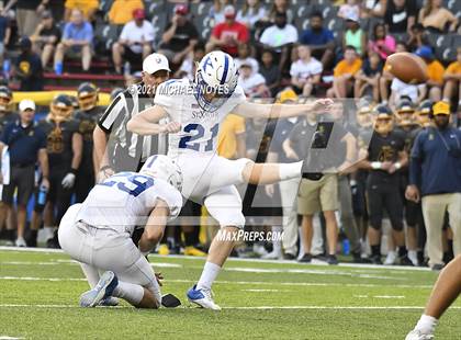 Thumbnail 1 in St. Xavier vs. Archbishop Moeller @ Nippert Stadium photogallery.