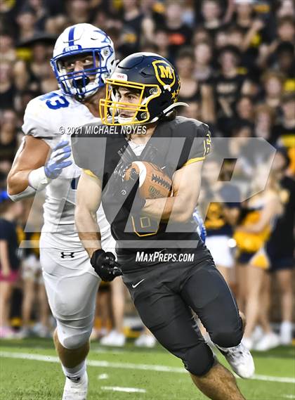 Thumbnail 2 in St. Xavier vs. Archbishop Moeller @ Nippert Stadium photogallery.