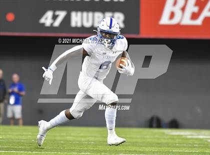 Thumbnail 3 in St. Xavier vs. Archbishop Moeller @ Nippert Stadium photogallery.