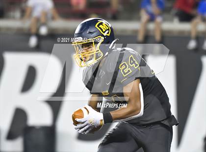 Thumbnail 1 in St. Xavier vs. Archbishop Moeller @ Nippert Stadium photogallery.