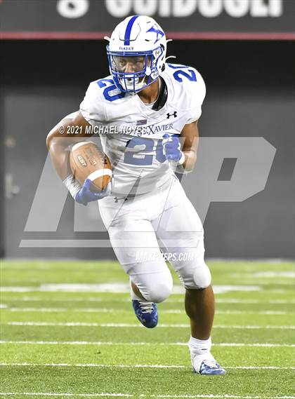 Thumbnail 2 in St. Xavier vs. Archbishop Moeller @ Nippert Stadium photogallery.