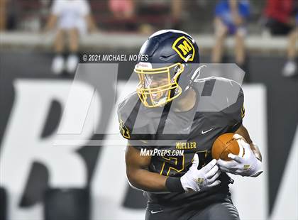 Thumbnail 3 in St. Xavier vs. Archbishop Moeller @ Nippert Stadium photogallery.