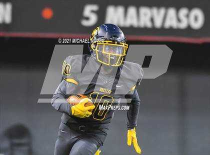 Thumbnail 1 in St. Xavier vs. Archbishop Moeller @ Nippert Stadium photogallery.
