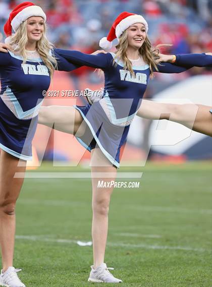 Thumbnail 2 in Valor Christian vs Cherry Creek (CHSAA 5A Final) photogallery.