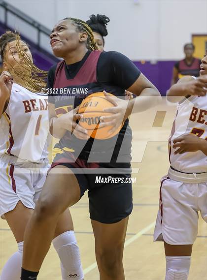 Thumbnail 3 in Holy Innocents Episcopal vs Forest Park (J-4 MLK Holiday Classic) photogallery.