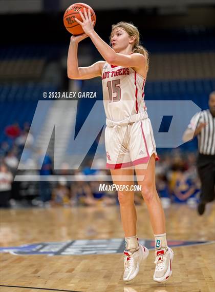 Thumbnail 3 in Glen Rose vs La Vega (UIL 4A Basketball Semifinal) photogallery.