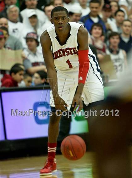Thumbnail 2 in Brewster Academy vs. Tilton School (Spalding Hoophall Classic) photogallery.