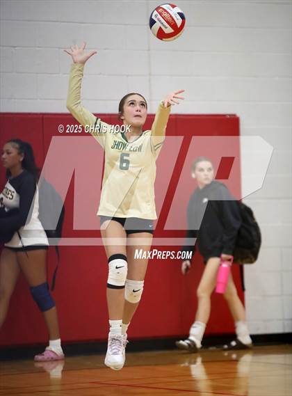 Thumbnail 2 in Show Low vs Morenci (Florence Invitational) photogallery.