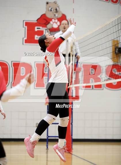 Thumbnail 2 in Show Low vs Morenci (Florence Invitational) photogallery.