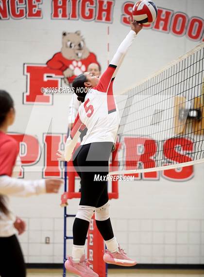 Thumbnail 3 in Show Low vs Morenci (Florence Invitational) photogallery.