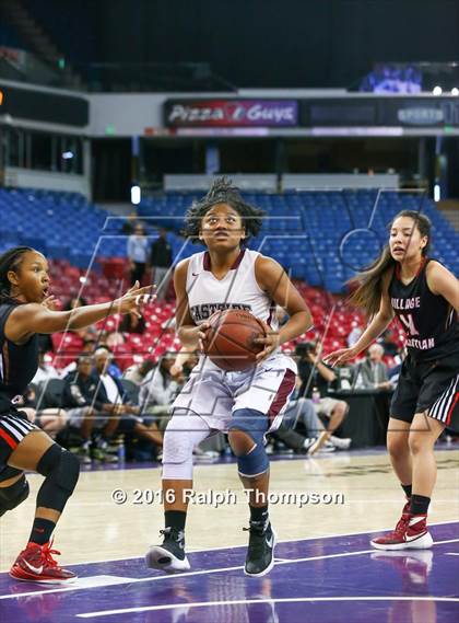 Thumbnail 3 in Eastside College Prep vs. Village Christian (CIF State D5 Final) photogallery.