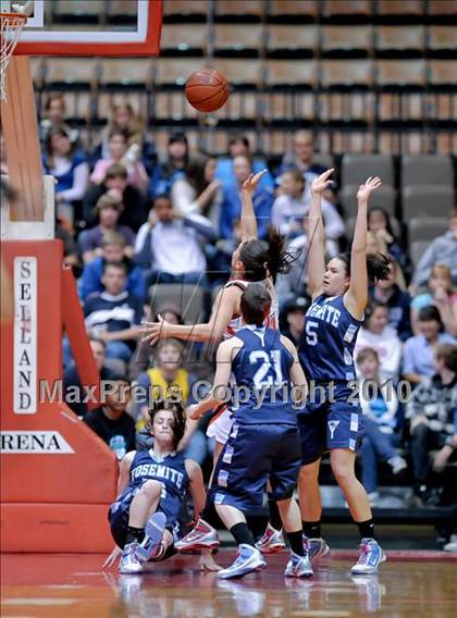 Thumbnail 1 in Yosemite vs. Hanford (CIF CS D2 Final) photogallery.