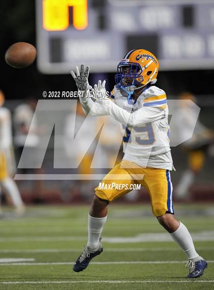 Thumbnail 3 in Kaiser vs Pearl City (Division 2 Playoff) photogallery.