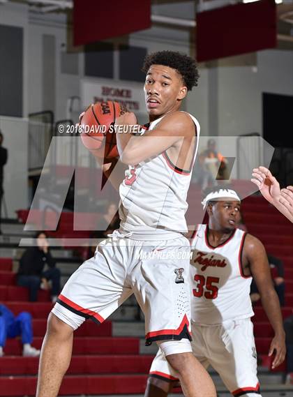 Thumbnail 1 in Buchanan vs. Lincoln (Trojan Christmas Classic) photogallery.