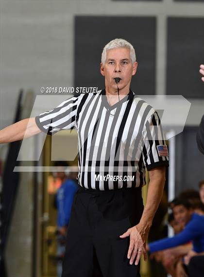 Thumbnail 3 in Buchanan vs. Lincoln (Trojan Christmas Classic) photogallery.