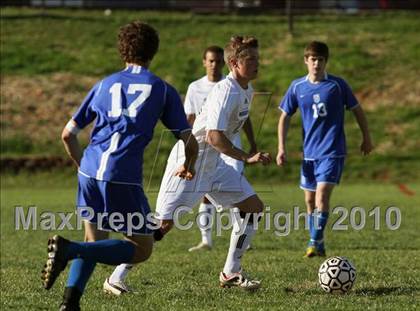 Thumbnail 3 in Hendersonville vs C.A.K (Bearden Invitational) photogallery.