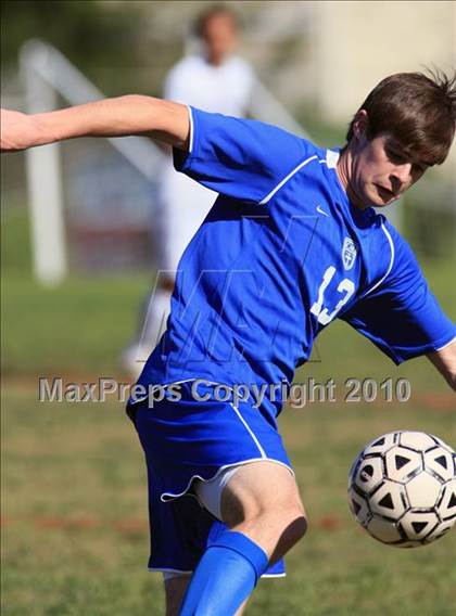 Thumbnail 2 in Hendersonville vs C.A.K (Bearden Invitational) photogallery.