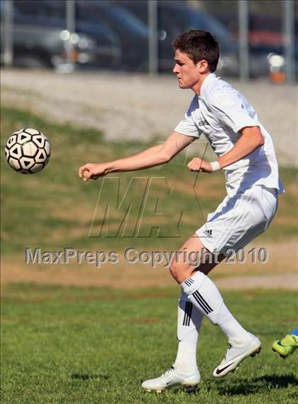 Thumbnail 2 in Hendersonville vs C.A.K (Bearden Invitational) photogallery.