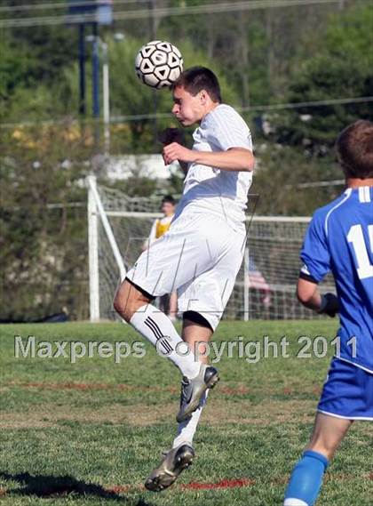 Thumbnail 3 in Hendersonville vs C.A.K (Bearden Invitational) photogallery.