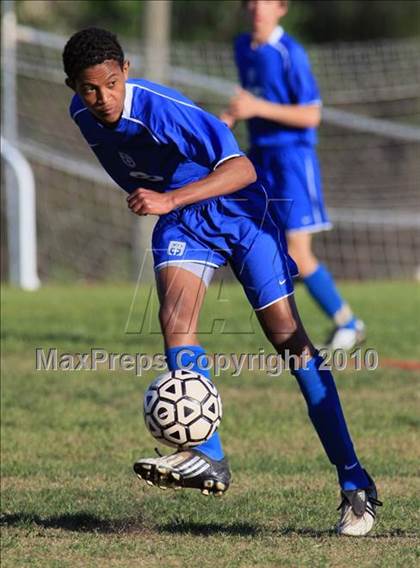 Thumbnail 3 in Hendersonville vs C.A.K (Bearden Invitational) photogallery.