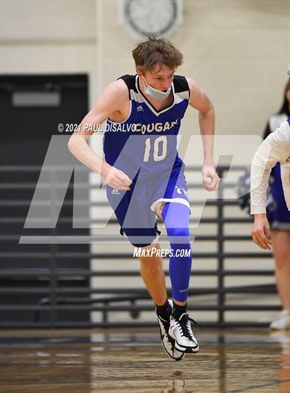 Thumbnail 2 in Englewood vs. Resurrection Christian (CHSAA 3A Sweet 16) photogallery.