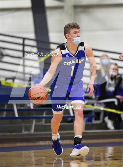 Thumbnail 2 in Englewood vs. Resurrection Christian (CHSAA 3A Sweet 16) photogallery.