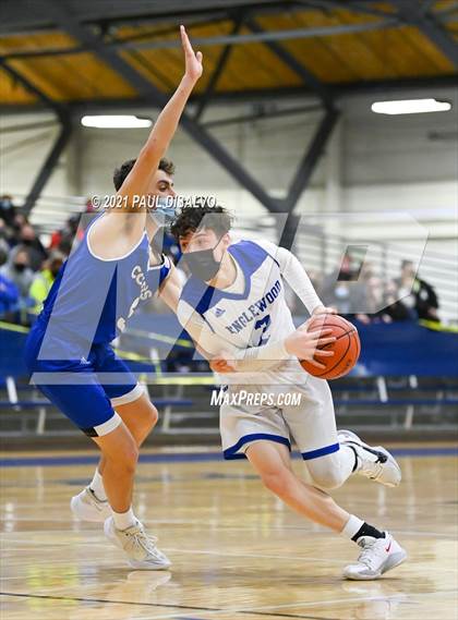 Thumbnail 3 in Englewood vs. Resurrection Christian (CHSAA 3A Sweet 16) photogallery.