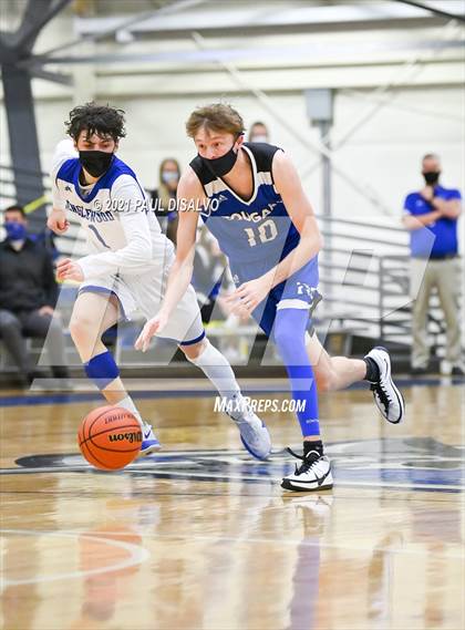Thumbnail 3 in Englewood vs. Resurrection Christian (CHSAA 3A Sweet 16) photogallery.