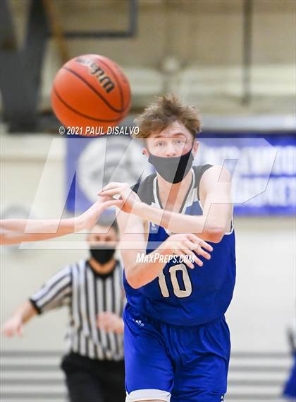 Thumbnail 1 in Englewood vs. Resurrection Christian (CHSAA 3A Sweet 16) photogallery.