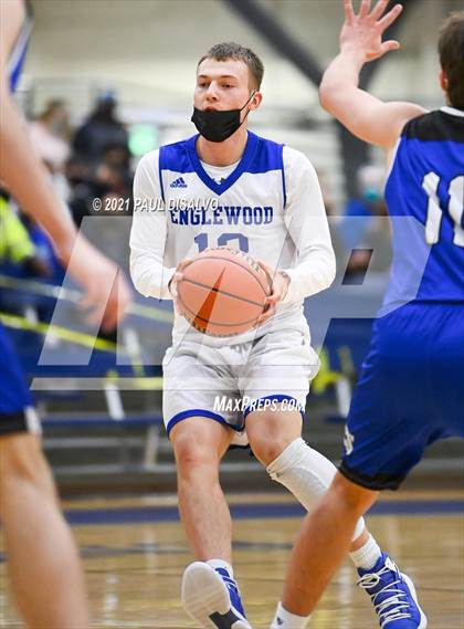Thumbnail 1 in Englewood vs. Resurrection Christian (CHSAA 3A Sweet 16) photogallery.