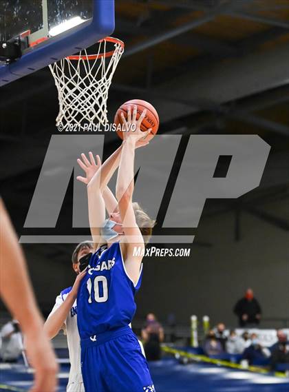 Thumbnail 1 in Englewood vs. Resurrection Christian (CHSAA 3A Sweet 16) photogallery.