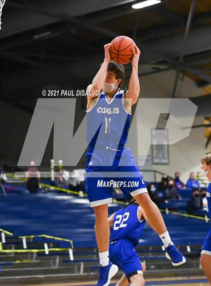 Thumbnail 2 in Englewood vs. Resurrection Christian (CHSAA 3A Sweet 16) photogallery.