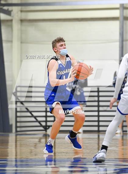 Thumbnail 2 in Englewood vs. Resurrection Christian (CHSAA 3A Sweet 16) photogallery.