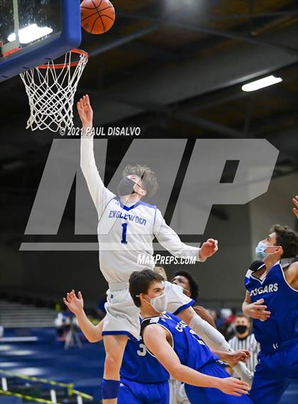 Thumbnail 3 in Englewood vs. Resurrection Christian (CHSAA 3A Sweet 16) photogallery.