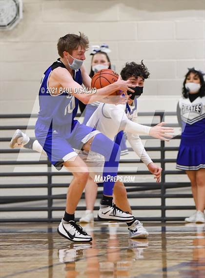 Thumbnail 3 in Englewood vs. Resurrection Christian (CHSAA 3A Sweet 16) photogallery.