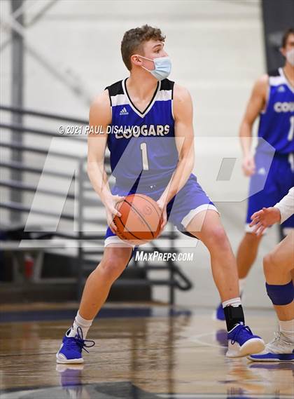 Thumbnail 2 in Englewood vs. Resurrection Christian (CHSAA 3A Sweet 16) photogallery.