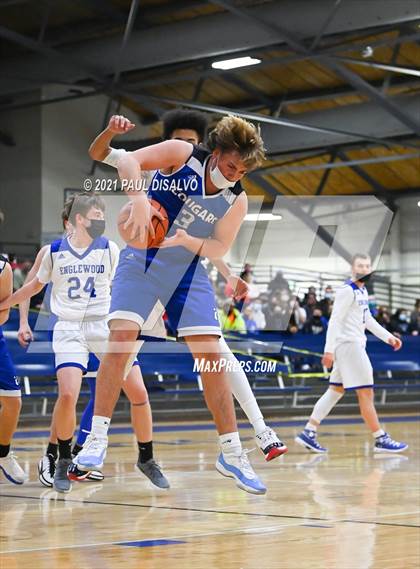 Thumbnail 2 in Englewood vs. Resurrection Christian (CHSAA 3A Sweet 16) photogallery.