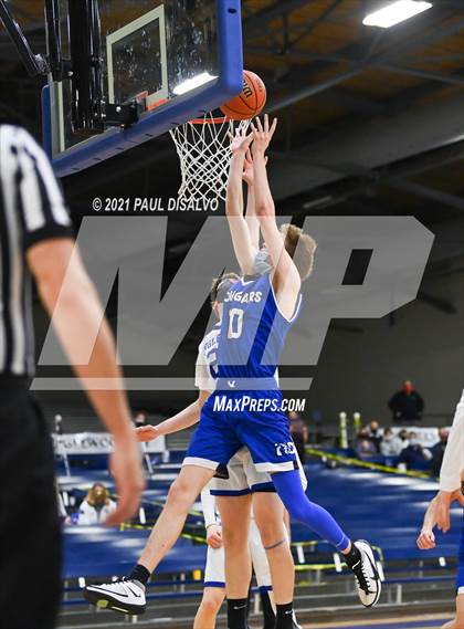 Thumbnail 1 in Englewood vs. Resurrection Christian (CHSAA 3A Sweet 16) photogallery.
