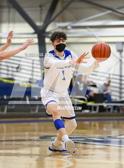 Thumbnail 1 in Englewood vs. Resurrection Christian (CHSAA 3A Sweet 16) photogallery.