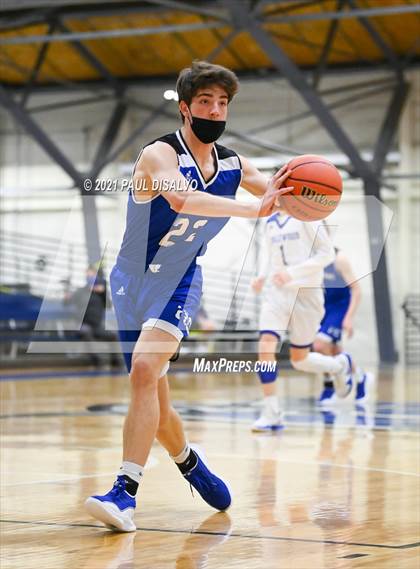 Thumbnail 3 in Englewood vs. Resurrection Christian (CHSAA 3A Sweet 16) photogallery.