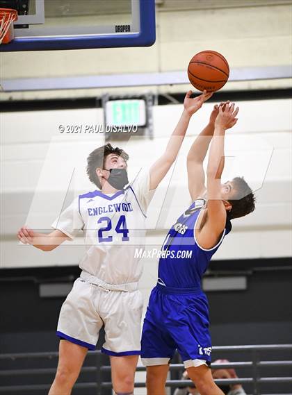 Thumbnail 3 in Englewood vs. Resurrection Christian (CHSAA 3A Sweet 16) photogallery.